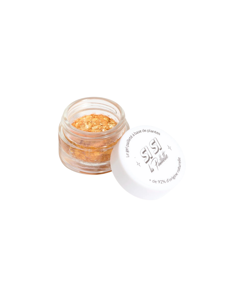La teinte Queen du Désert : un mélange caramel, or pâle et cuivré, avec sa nouvelle formule associant karité et paillettes à base de plantes, à 98% d’origine naturelle 